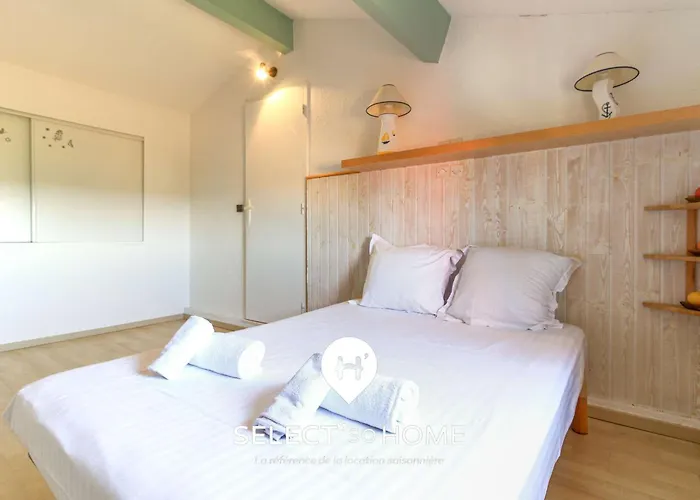 Select'sohome - Mazet Avec Piscine, Terrain De Tennis Et Parking Prive Au Lavandou ! - Vacancia *