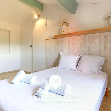 Select'sohome - Mazet Avec Piscine, Terrain De Tennis Et Parking Prive Au Lavandou ! - Vacancia *