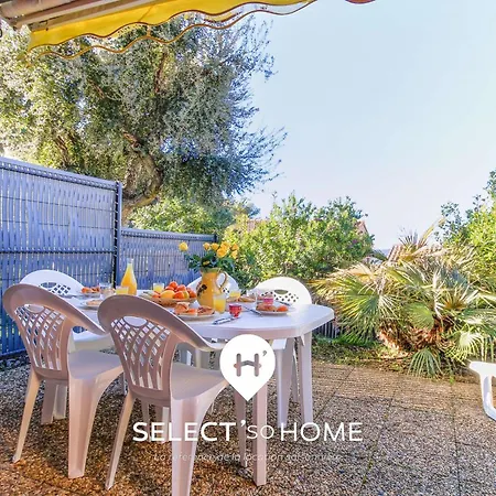 Villa Select'sohome - Mazet Avec Piscine, Terrain De Tennis Et Parking Prive Au Lavandou ! - Vacancia